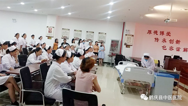 鹤庆县中医医院组织2019年第二季度护理技能操作培训(图6)